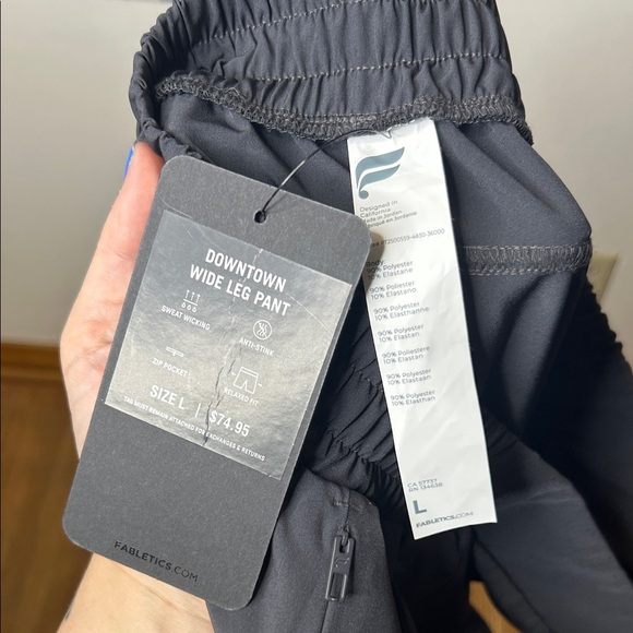 NWT Fabletics Downtown Wide Leg Pants - Picture 2 of 6